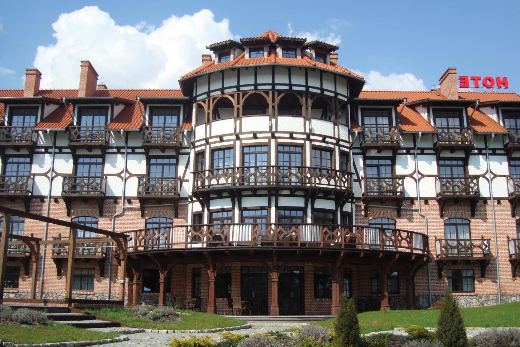 Stary Tartak Hotel Илава Екстериор снимка